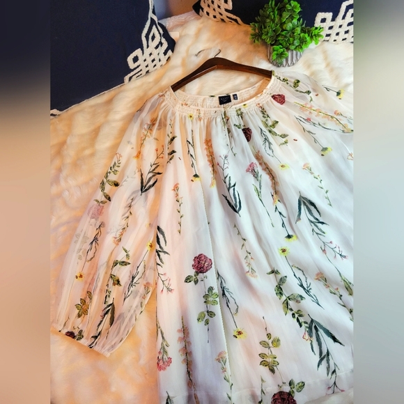 Kaari | Floral Ivory Long Sleeve Smocked Sheer Long Sleeve Blouse | Size 3X - Picture 1 of 11